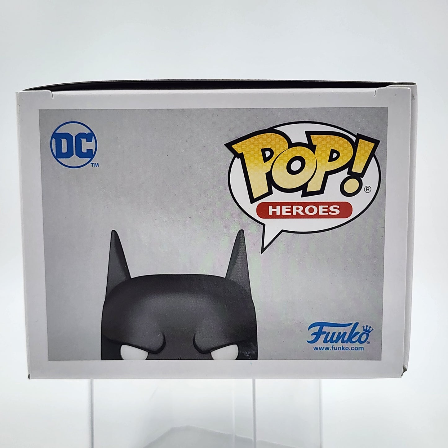 Funko Pop - Batman Beyond: Batman (Crouching) (Funko Shop) #415