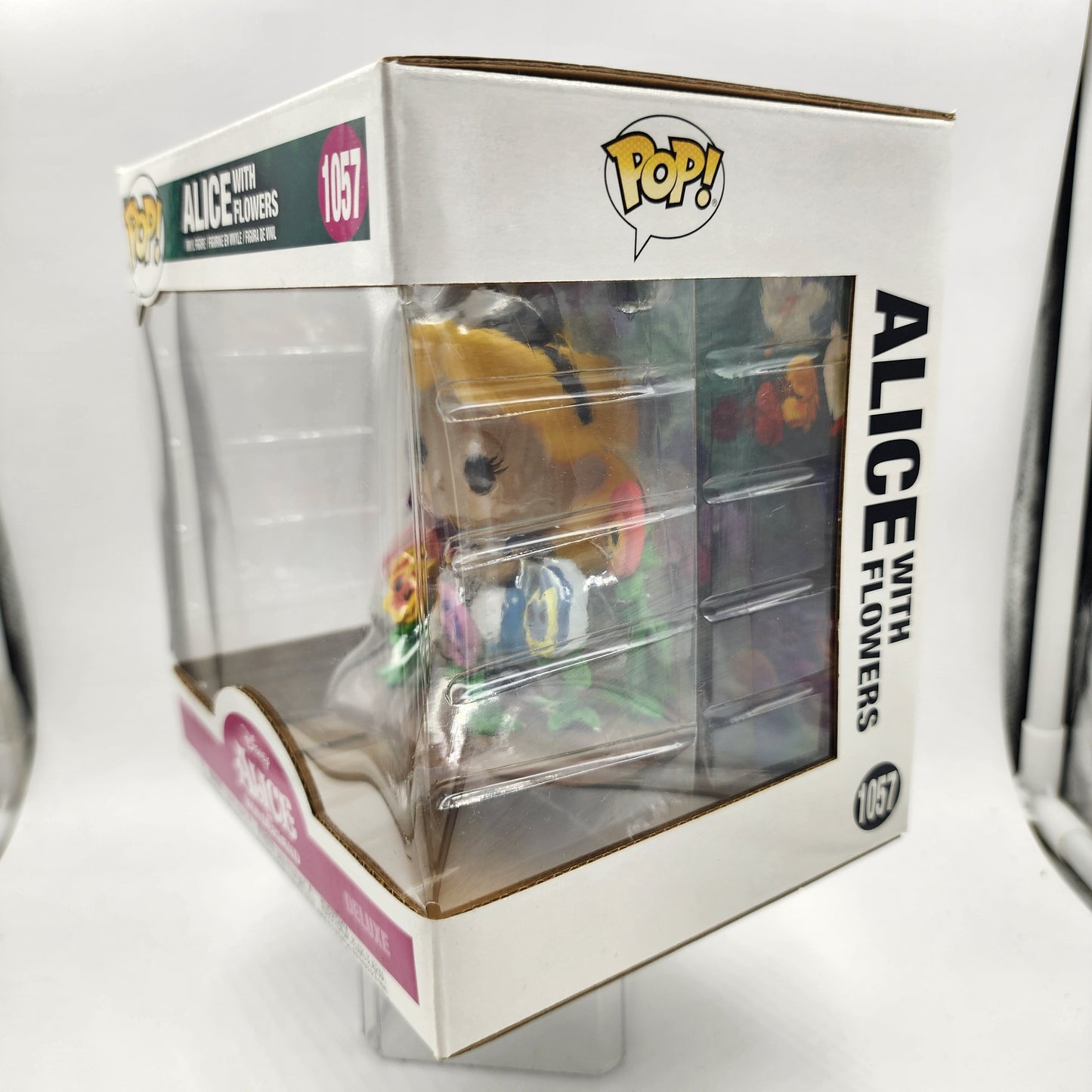 Funko Pop Deluxe - Alice in Wonderland: Alice with flowers #1057