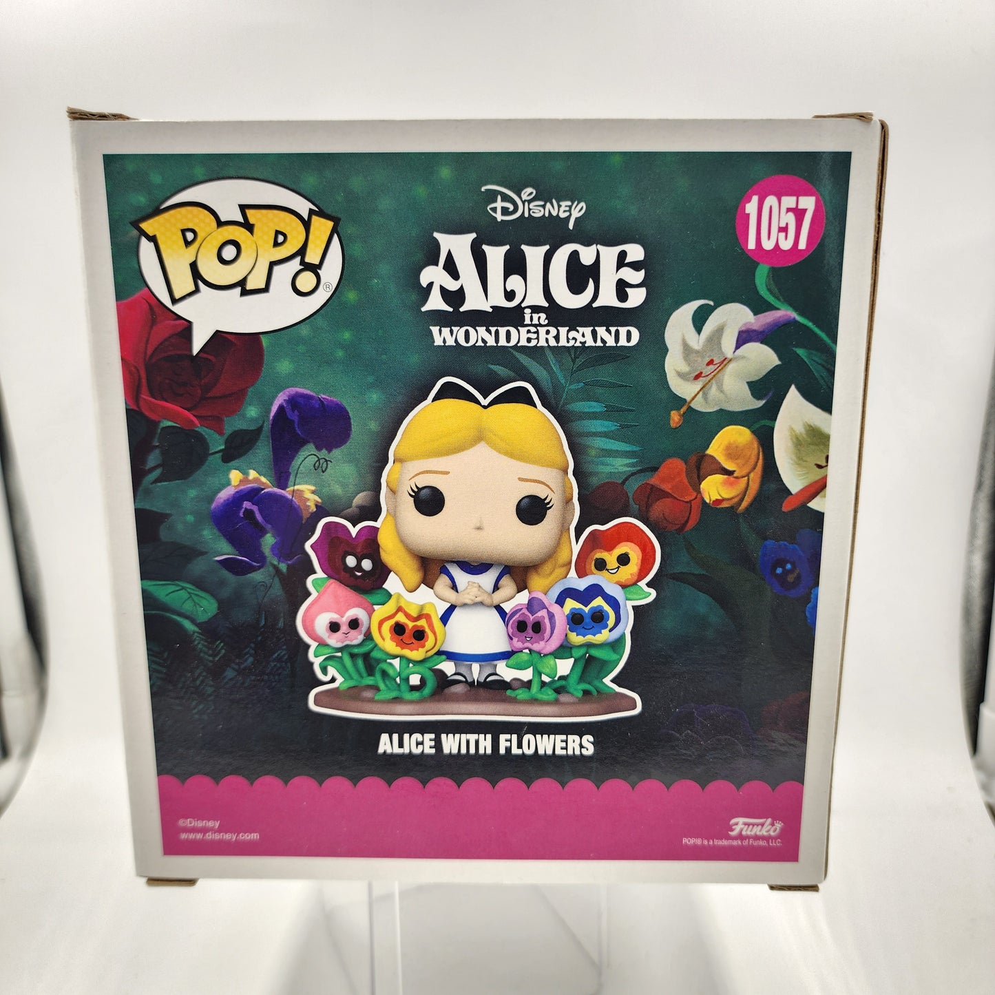 Funko Pop Deluxe - Alice in Wonderland: Alice with flowers #1057